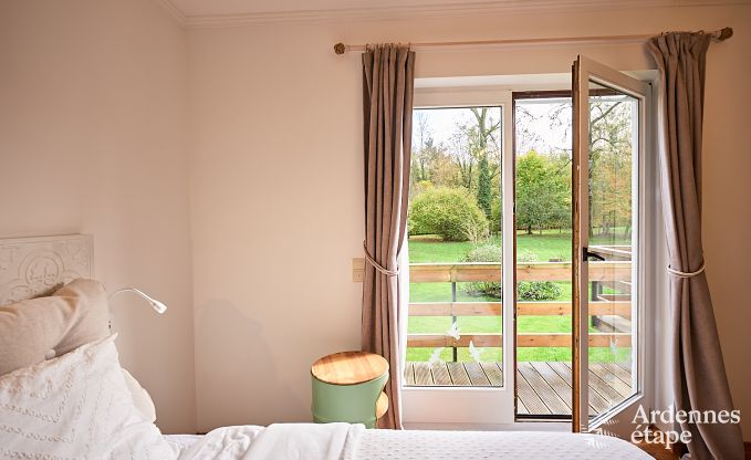 Charmant vakantiehuis voor 8 personen in Hamois met 4 slaapkamers, 3 badkamers, priv�tuin, speelruimte en terras aan het water