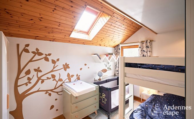 Charmant vakantiehuis voor 8 personen in Hamois met 4 slaapkamers, 3 badkamers, priv�tuin, speelruimte en terras aan het water