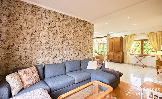 Charmant vakantiehuis voor 8 personen in Hamois met 4 slaapkamers, 3 badkamers, priv�tuin, speelruimte en terras aan het water