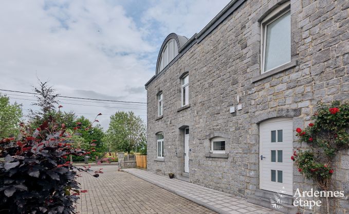 Charmant vakantiehuis voor 6 personen in Han-sur-Lesse met priv�terras aan het water