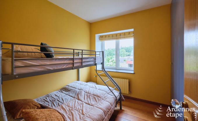 Charmant vakantiehuis voor 6 personen in Han-sur-Lesse met priv�terras aan het water