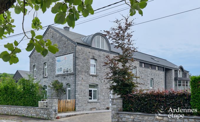 Charmant vakantiehuis voor 6 personen in Han-sur-Lesse met priv�terras aan het water