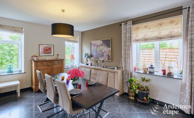 Charmant vakantiehuis voor 6 personen in Han-sur-Lesse met priv�terras aan het water