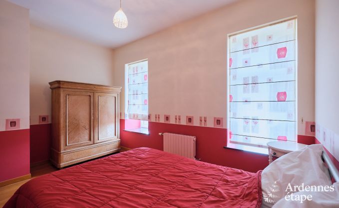 Charmant vakantiehuis voor 6 personen in Han-sur-Lesse met priv�terras aan het water