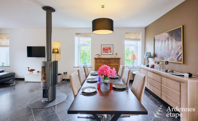 Charmant vakantiehuis voor 6 personen in Han-sur-Lesse met priv�terras aan het water