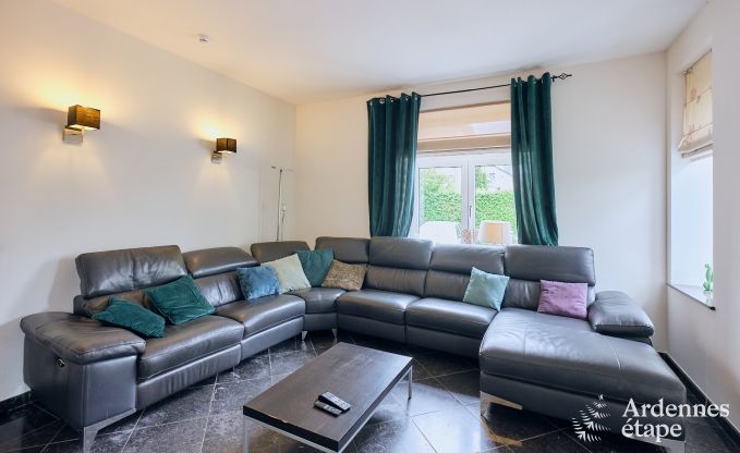 Charmant vakantiehuis voor 6 personen in Han-sur-Lesse met priv�terras aan het water