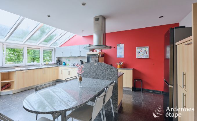 Charmant vakantiehuis voor 6 personen in Han-sur-Lesse met priv�terras aan het water