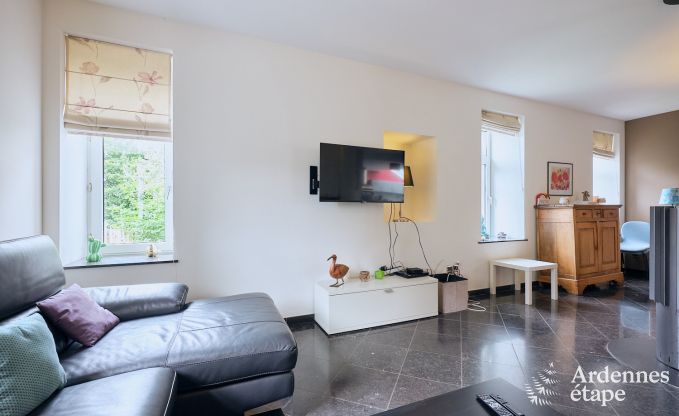 Charmant vakantiehuis voor 6 personen in Han-sur-Lesse met priv�terras aan het water