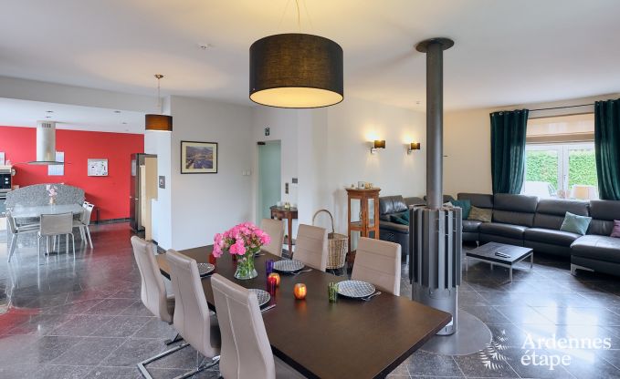 Charmant vakantiehuis voor 6 personen in Han-sur-Lesse met priv�terras aan het water