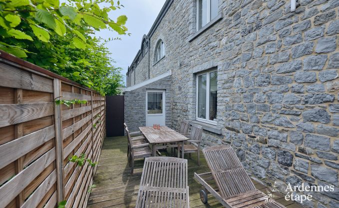Charmant vakantiehuis voor 6 personen in Han-sur-Lesse met priv�terras aan het water