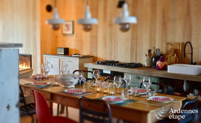 Ruim vakantiehuis in Han-sur-Lesse voor 8 personen met 4 slaapkamers, priv�tuin en terras