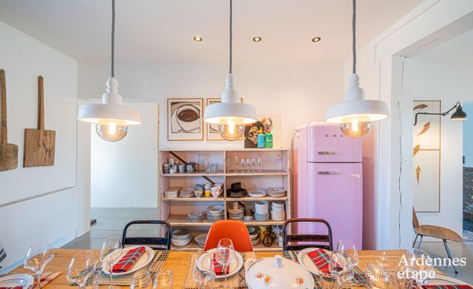 Ruim vakantiehuis in Han-sur-Lesse voor 8 personen met 4 slaapkamers, priv�tuin en terras