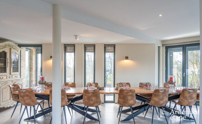 Ruime luxe villa met zwembad in Hastire, Ardennen