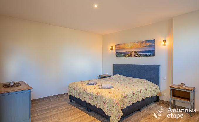 Ruime luxe villa met zwembad in Hastire, Ardennen