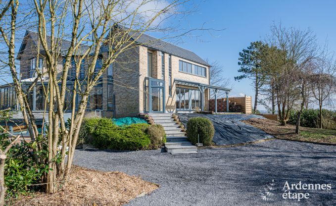 Ruime luxe villa met zwembad in Hastire, Ardennen