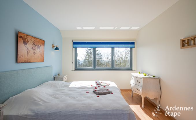 Ruime luxe villa met zwembad in Hastire, Ardennen