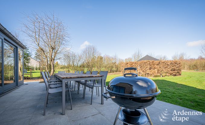 Ruime luxe villa met zwembad in Hastire, Ardennen