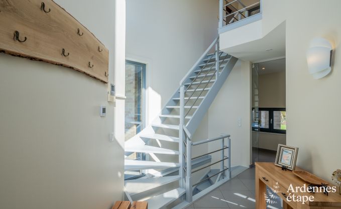 Ruime luxe villa met zwembad in Hasti�re, Ardennen