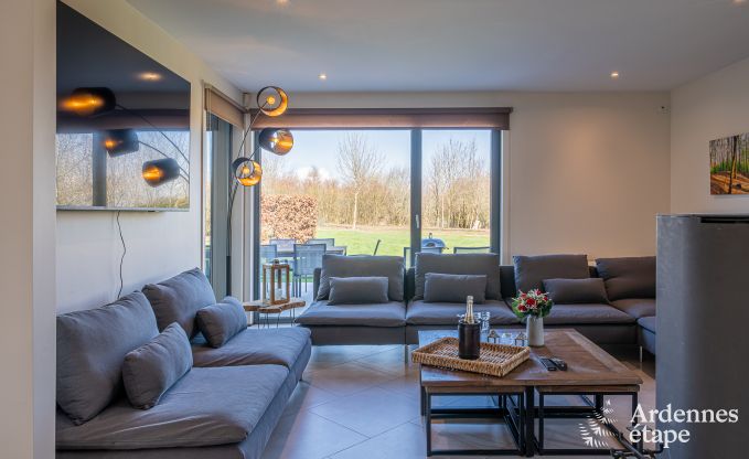 Ruime luxe villa met zwembad in Hasti�re, Ardennen