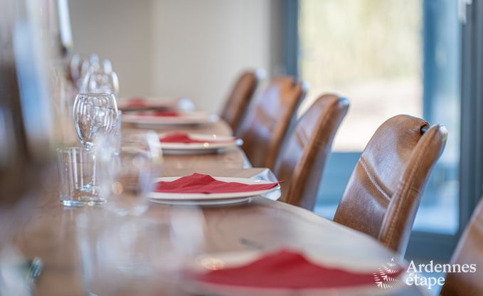 Ruime luxe villa met zwembad in Hasti�re, Ardennen