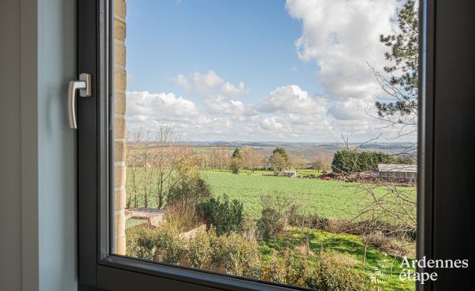 Ruime luxe villa met zwembad in Hasti�re, Ardennen