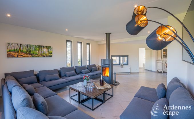 Ruime luxe villa met zwembad in Hasti�re, Ardennen