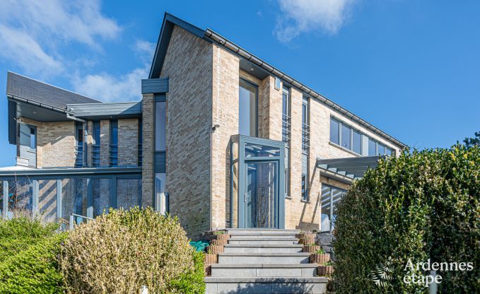 Ruime luxe villa met zwembad in Hasti�re, Ardennen