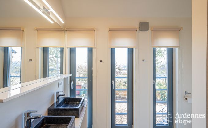 Ruime luxe villa met zwembad in Hasti�re, Ardennen