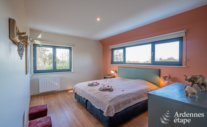 Ruime luxe villa met zwembad in Hasti�re, Ardennen