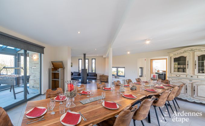 Ruime luxe villa met zwembad in Hasti�re, Ardennen