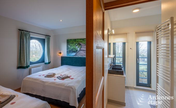 Ruime luxe villa met zwembad in Hasti�re, Ardennen