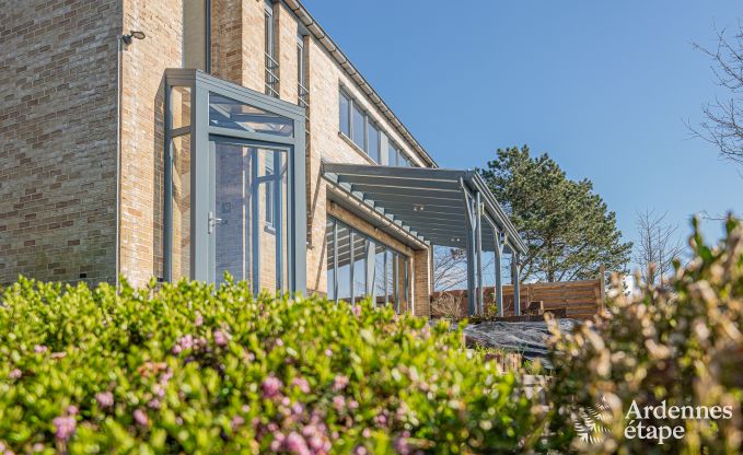 Ruime luxe villa met zwembad in Hasti�re, Ardennen