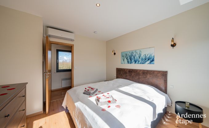 Ruime luxe villa met zwembad in Hasti�re, Ardennen