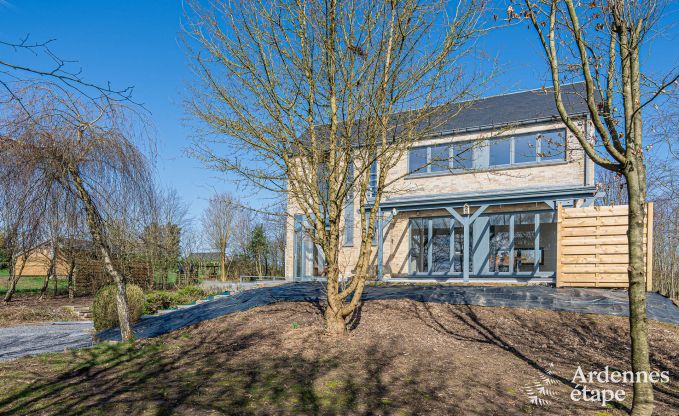 Ruime luxe villa met zwembad in Hasti�re, Ardennen