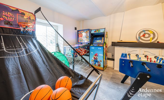 Vakantiehuis in M�an voor 14 personen nabij Durbuy met zwembad, bar, speelkamer en priv�tuin