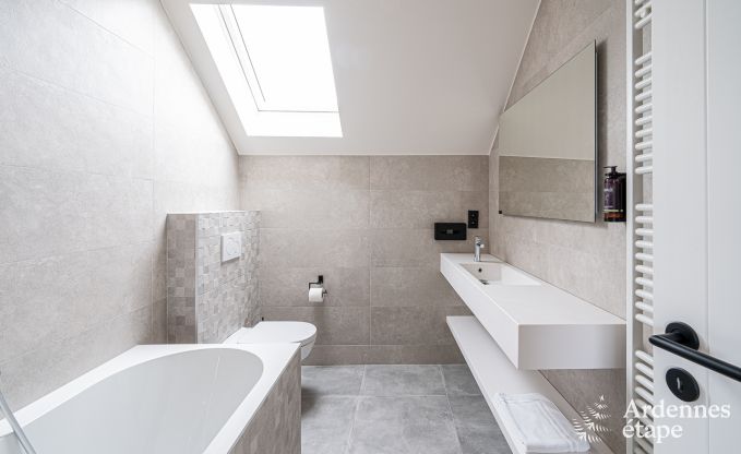 Comfortabel vakantiehuis voor 12 personen  in H�ron, Ardennen