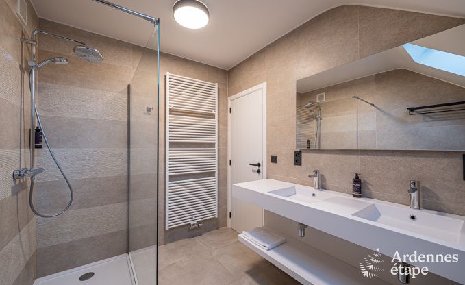 Comfortabel vakantiehuis voor 12 personen  in H�ron, Ardennen