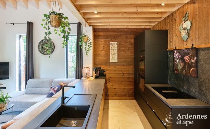 Chalet in Hotton voor 6 personen met zwemspa, hottub en buitensauna nabij Durbuy