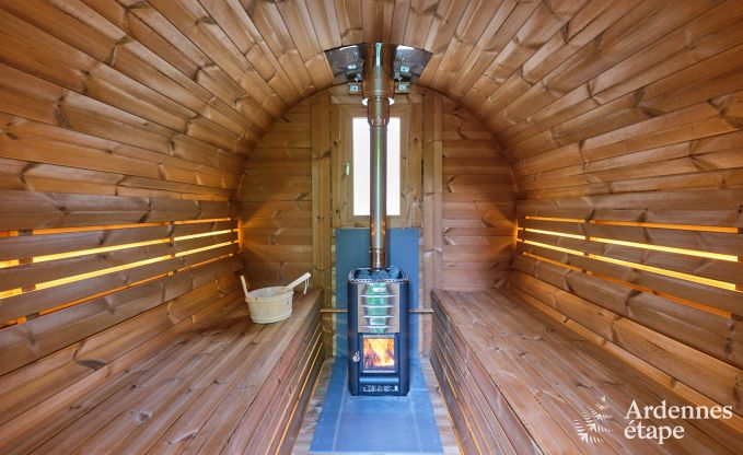 Chalet in Hotton voor 6 personen met zwemspa, hottub en buitensauna nabij Durbuy