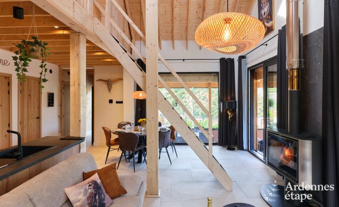 Chalet in Hotton voor 6 personen met zwemspa, hottub en buitensauna nabij Durbuy