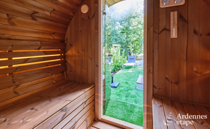 Chalet in Hotton voor 6 personen met zwemspa, hottub en buitensauna nabij Durbuy