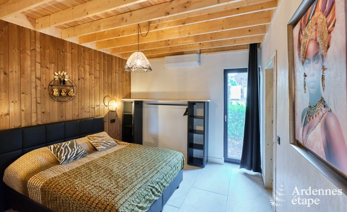 Chalet in Hotton voor 6 personen met zwemspa, hottub en buitensauna nabij Durbuy