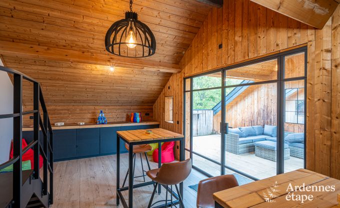 Ruime vakantiewoning voor 15 personen in Hotton, Ardennen, met 6 slaap- en badkamers, haardvuur, biljart en terras met vuurkorf