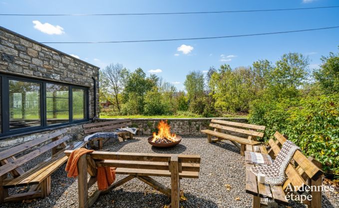 Ruime vakantiewoning voor 15 personen in Hotton, Ardennen, met 6 slaap- en badkamers, haardvuur, biljart en terras met vuurkorf