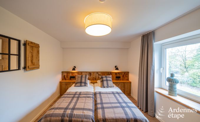 Ruime vakantiewoning voor 15 personen in Hotton, Ardennen, met 6 slaap- en badkamers, haardvuur, biljart en terras met vuurkorf