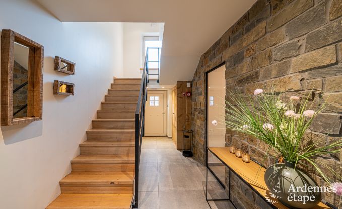 Ruime vakantiewoning voor 15 personen in Hotton, Ardennen, met 6 slaap- en badkamers, haardvuur, biljart en terras met vuurkorf