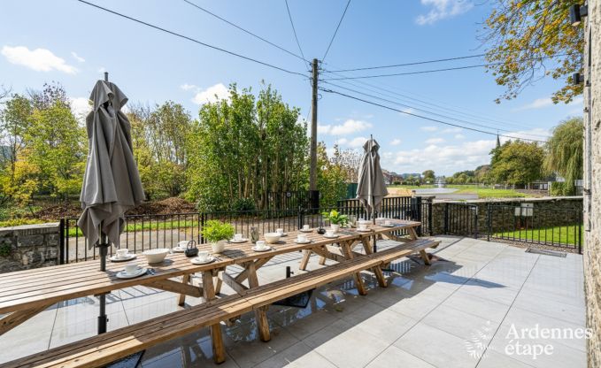 Ruime vakantiewoning voor 15 personen in Hotton, Ardennen, met 6 slaap- en badkamers, haardvuur, biljart en terras met vuurkorf