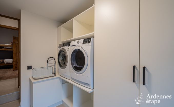 Ruime vakantiewoning voor 15 personen in Hotton, Ardennen, met 6 slaap- en badkamers, haardvuur, biljart en terras met vuurkorf