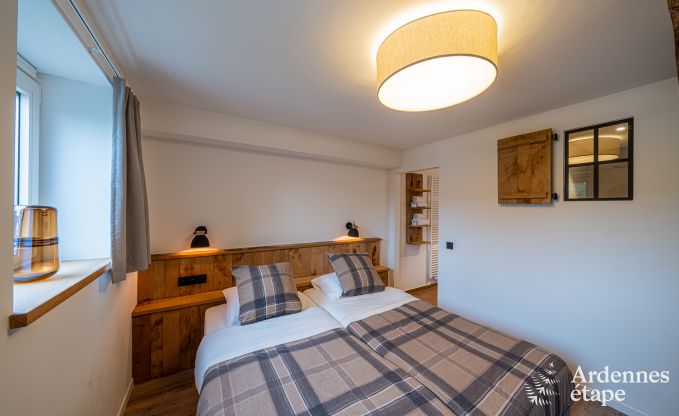 Ruime vakantiewoning voor 15 personen in Hotton, Ardennen, met 6 slaap- en badkamers, haardvuur, biljart en terras met vuurkorf