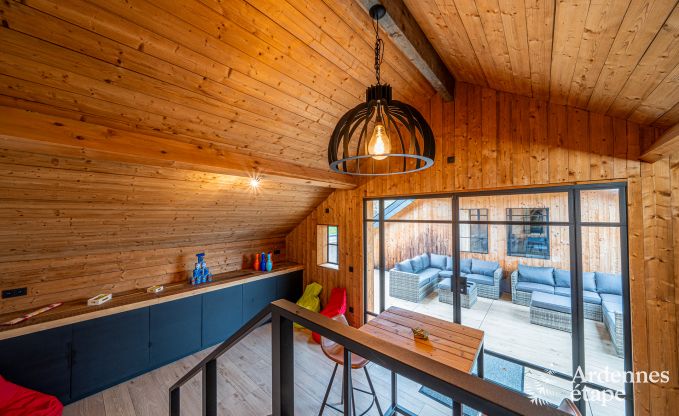 Ruime vakantiewoning voor 15 personen in Hotton, Ardennen, met 6 slaap- en badkamers, haardvuur, biljart en terras met vuurkorf